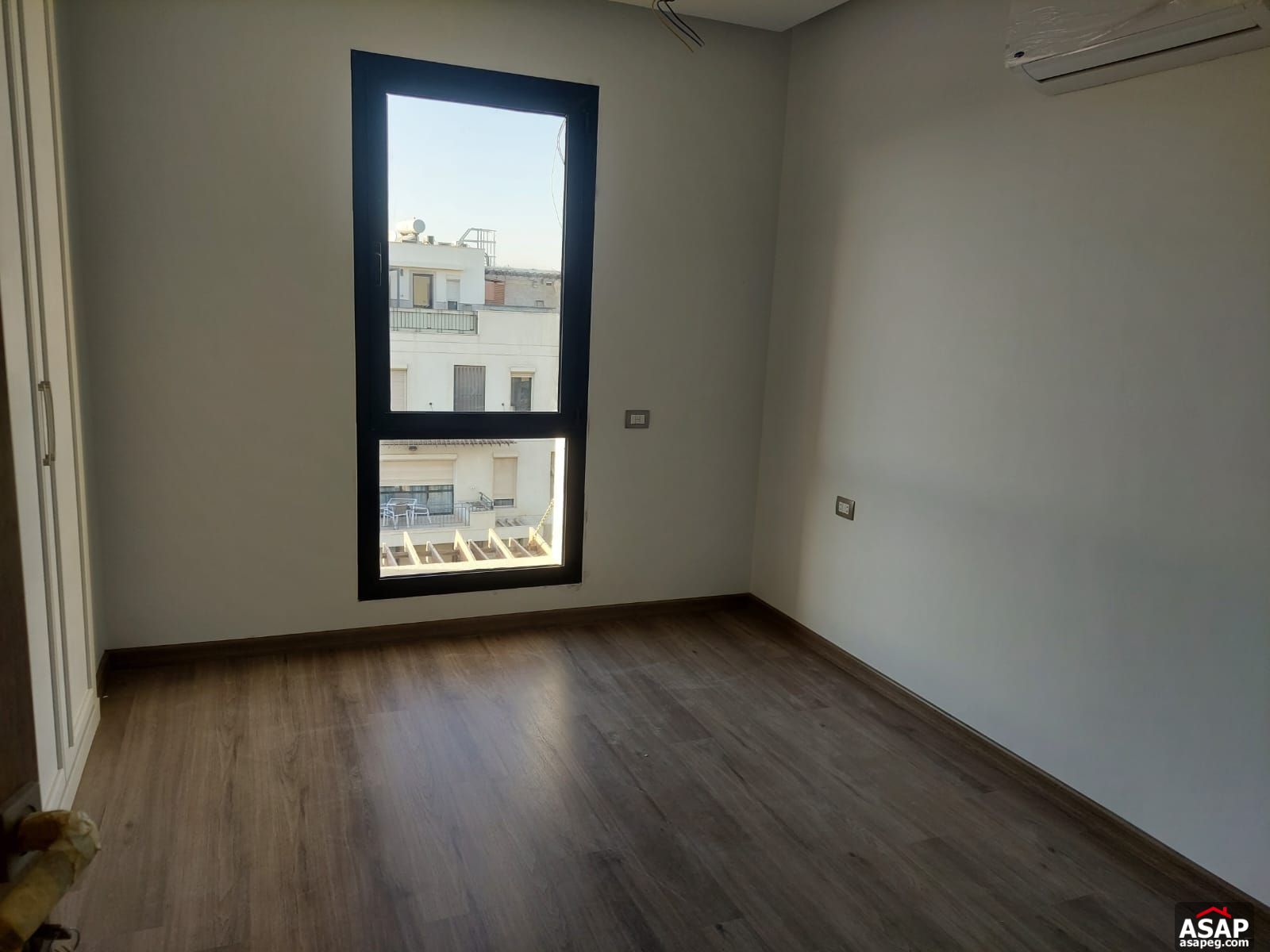 Triplex with Roof for Rent in Eastown Sodic Triplex with Roof for Rent in Eastown Sodic