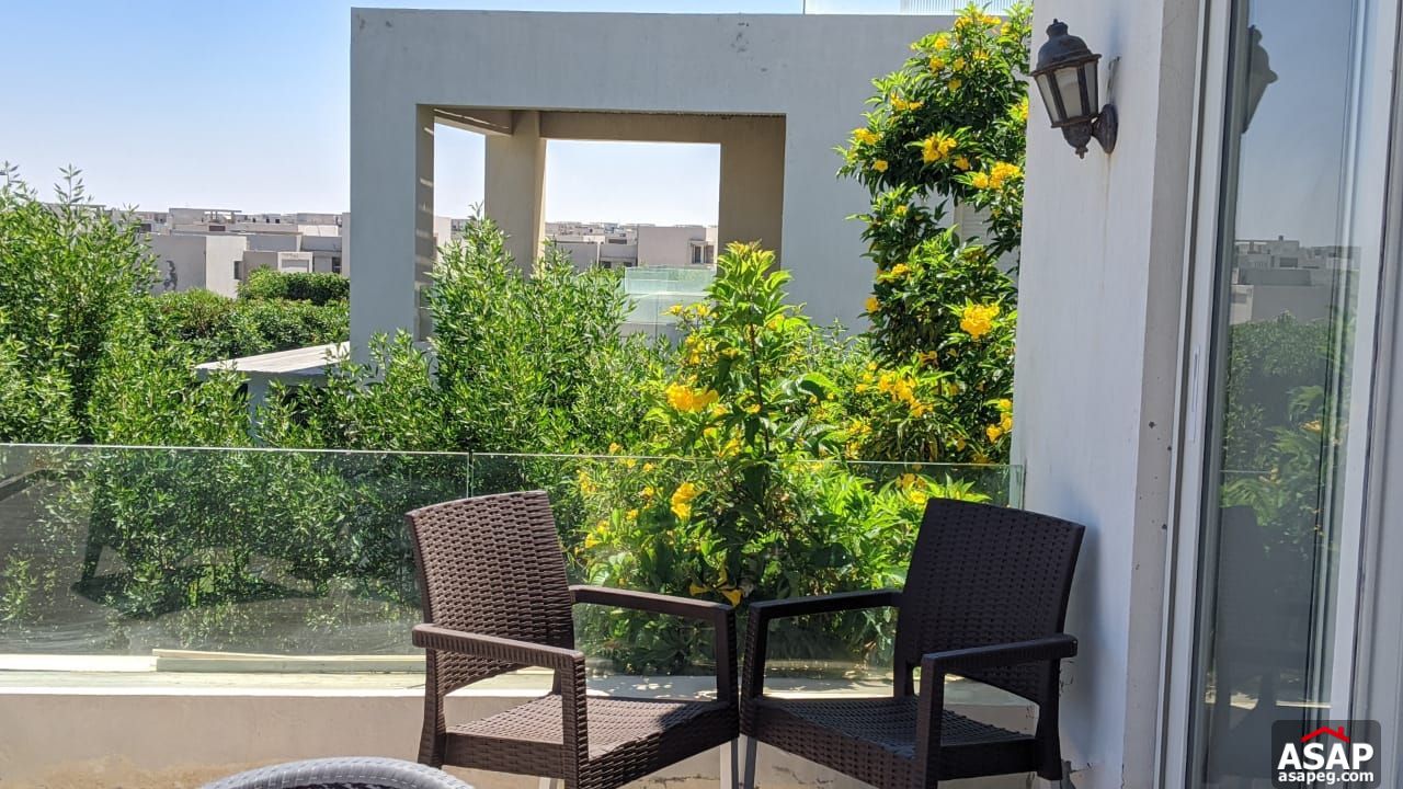 Senior Chalet with Sea View for Sale in Hacienda Bay Senior Chalet with Sea View for Sale in Hacienda Bay