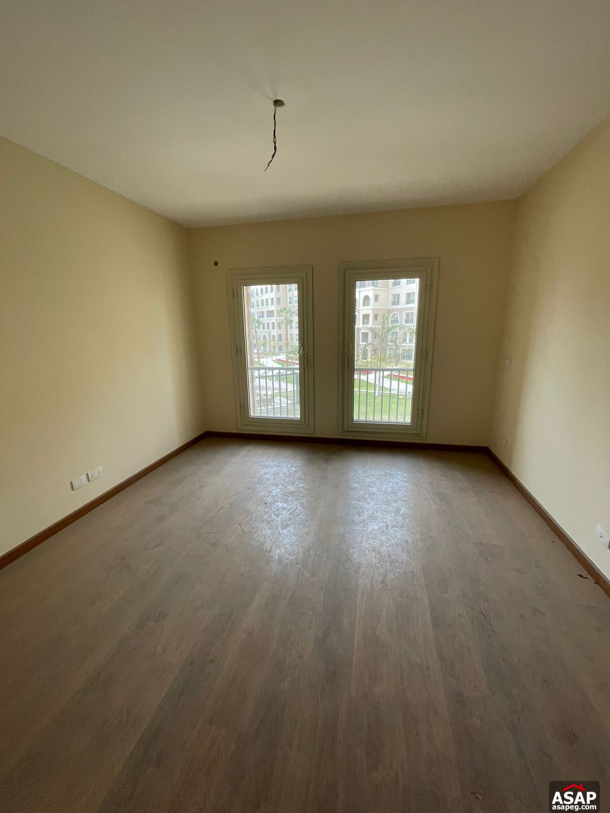 Ground Floor for Sale in 90 Avenue Ground Floor for Sale in 90 Avenue