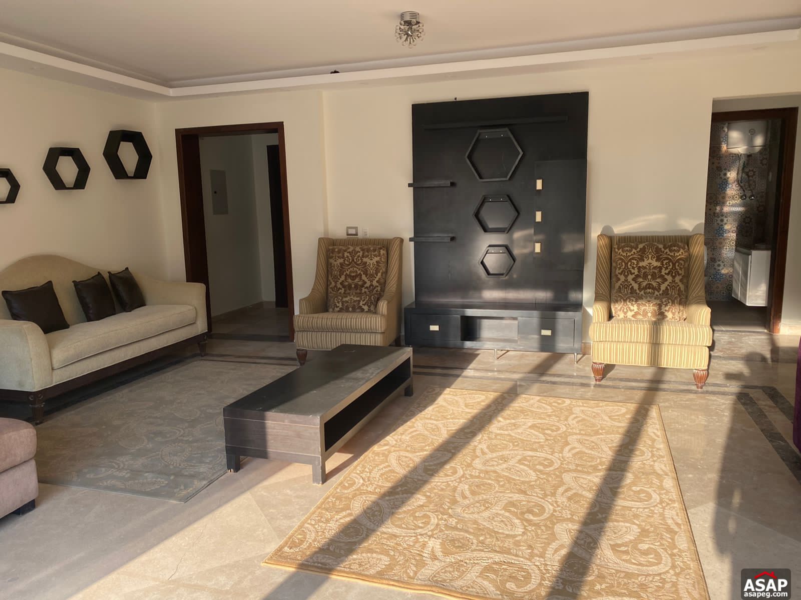 Apartment for Rent in the Square Apartment for Rent in the Square