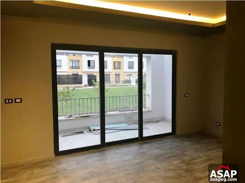 Twin House with Big Garden in Beverly Hills Twin House with Big Garden in Beverly Hills