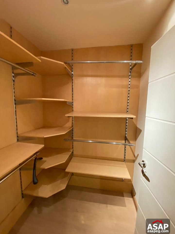 Stand Alone with Big Garden for Rent in Allegria