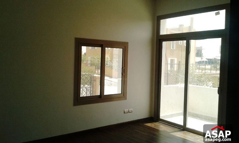 Town House with Private Garden in Allegria Town House with Private Garden in Allegria