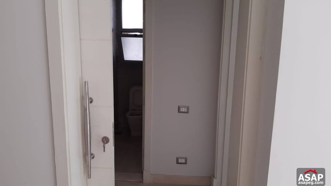 Studio for Sale in Village Gate