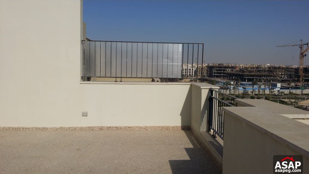 Duplex with Garden View in Eastown for Rent