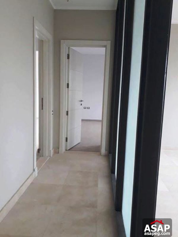 Penthouse with Parking for Rent in Village Gate