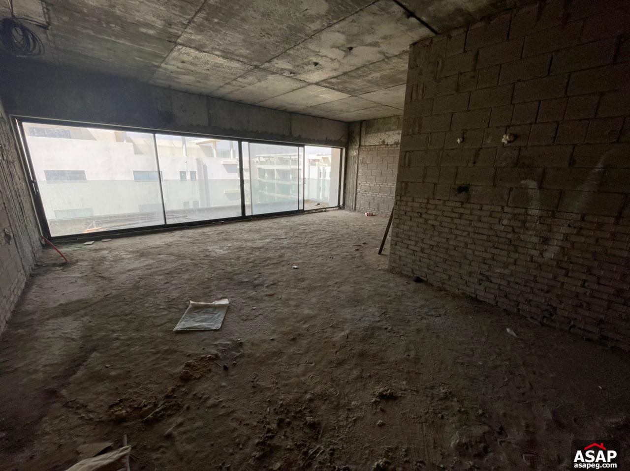 Penthouse with Pool for Sale in Lake View Residence