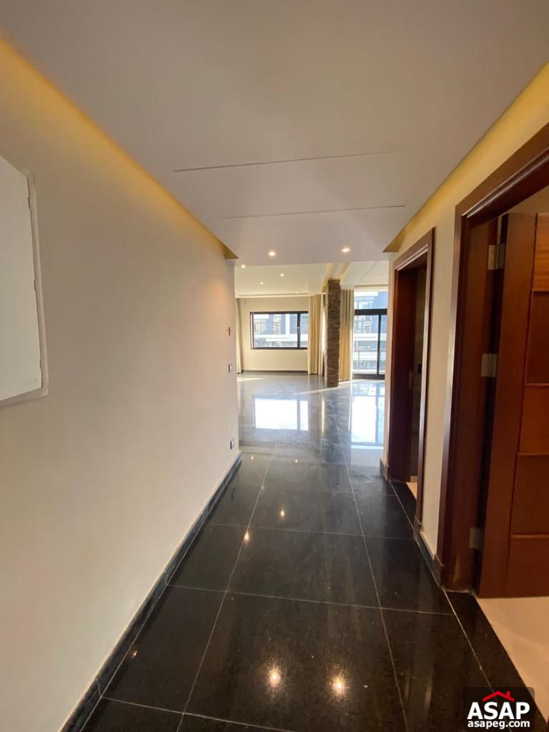 Apartment with Lake View for Rent in the WaterWay