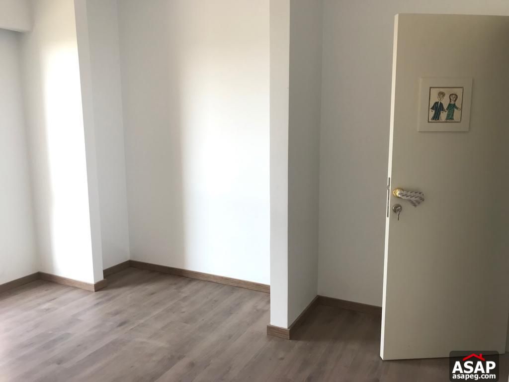 Nice Duplex with Garden for Rent in Eastown Nice Duplex with Garden for Rent in Eastown