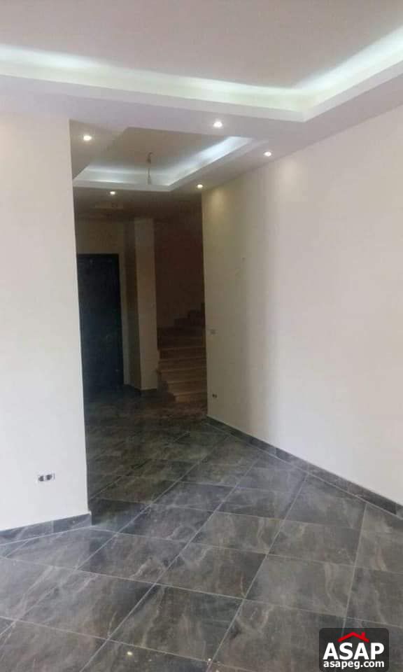 Duplex with Garden for Sale in Village Avenue Duplex with Garden for Sale in Village Avenue