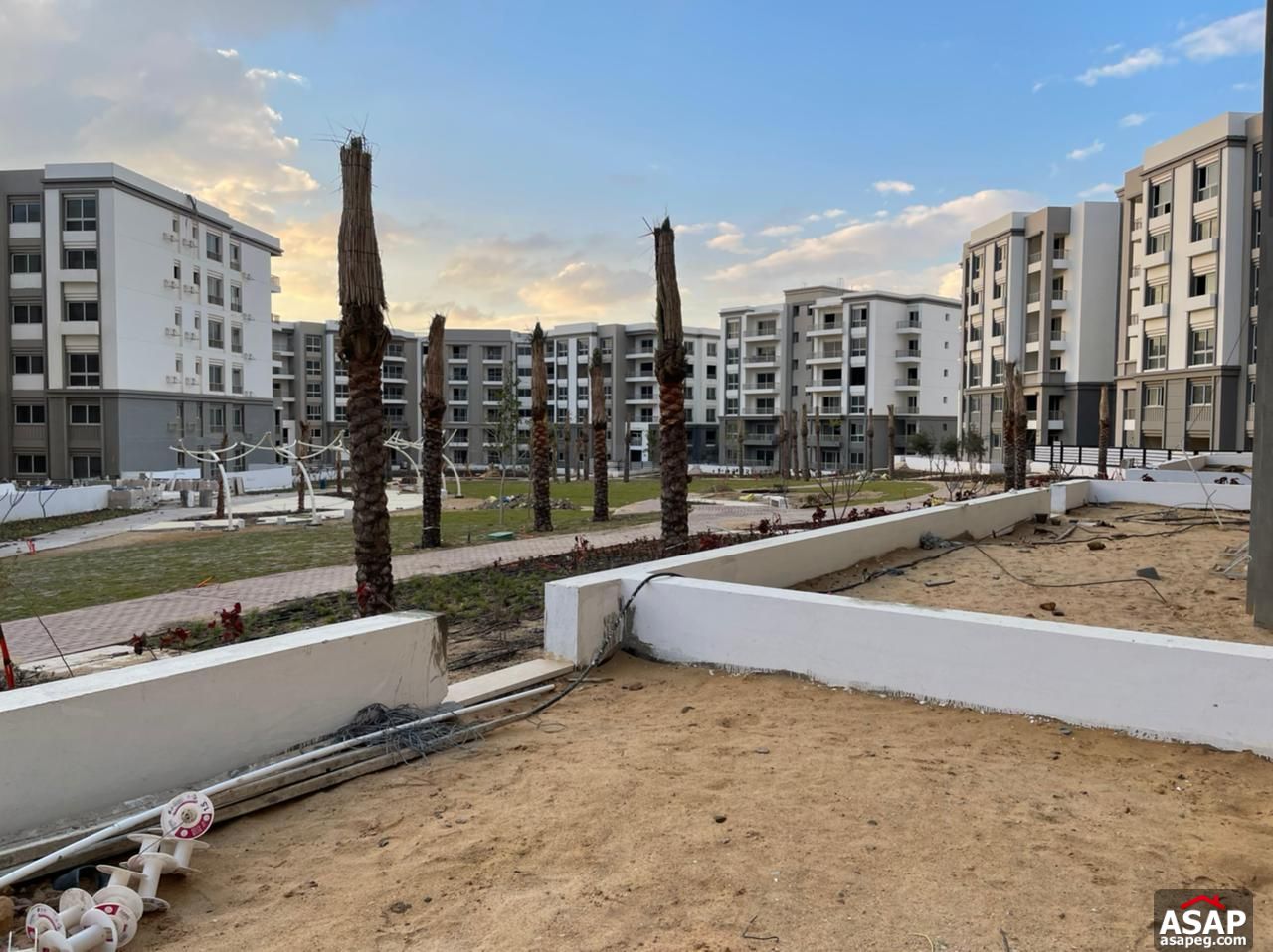 Apartment for Sale in Hyde Park Compound