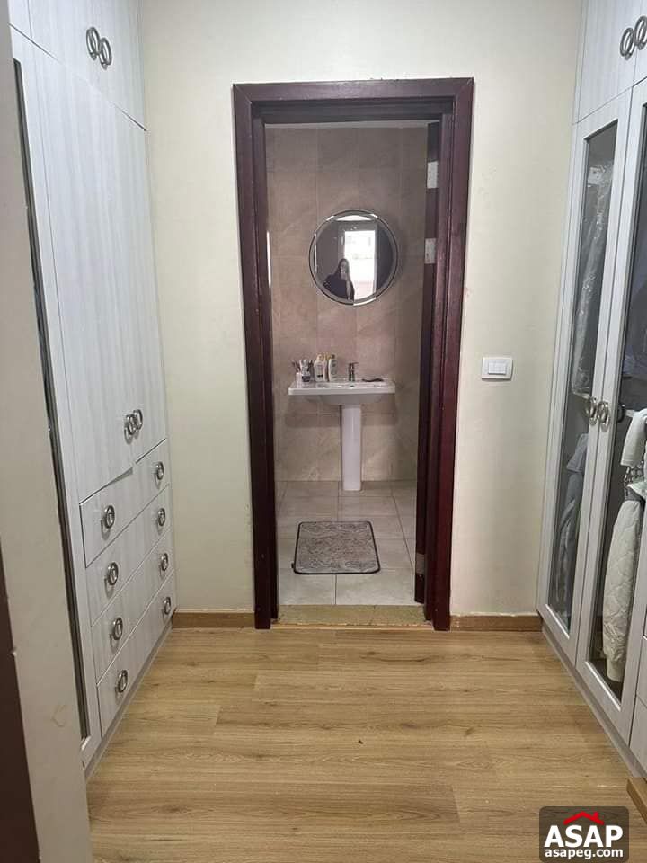 Furnished Apartment for Rent in Hyde Park Furnished Apartment for Rent in Hyde Park