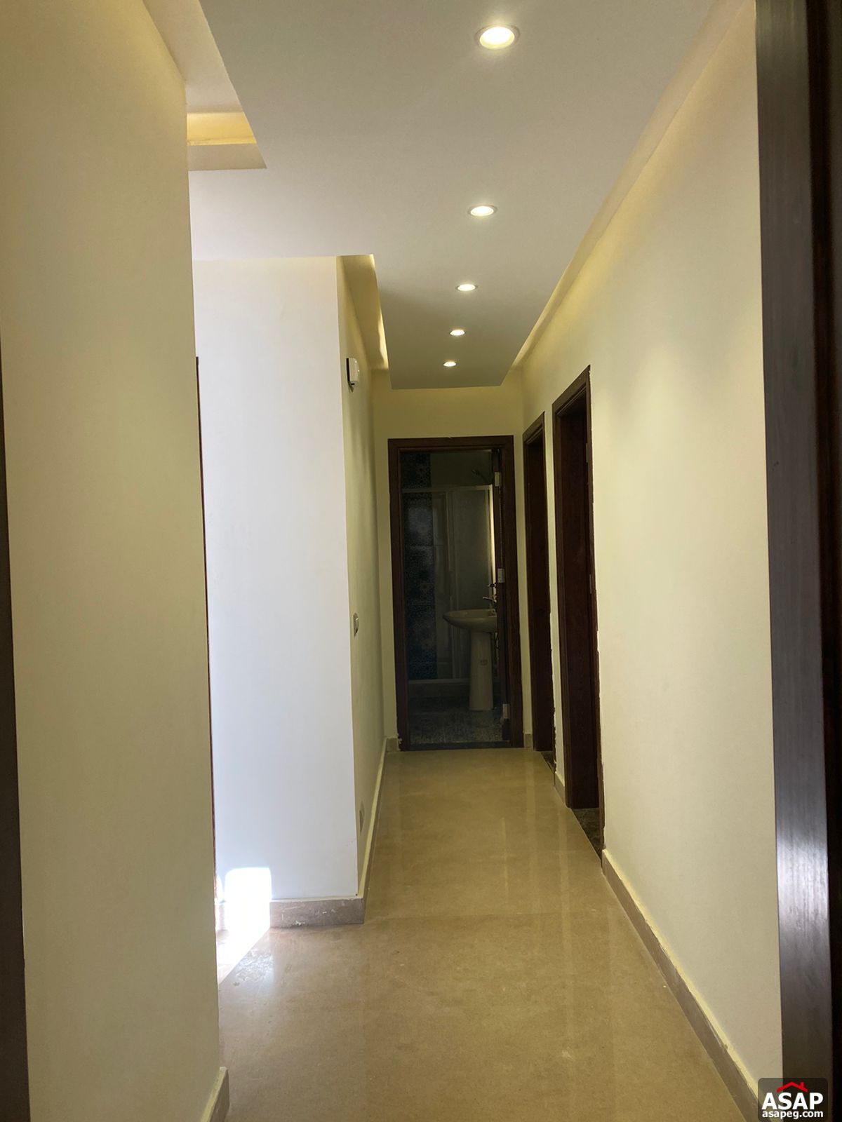 Apartment for Rent in the Square Apartment for Rent in the Square