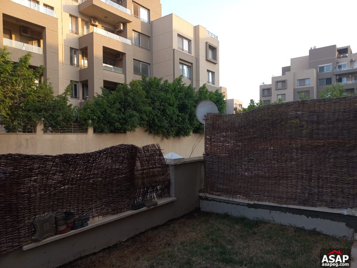 Studio with Garden for Sale in Village Gate Studio with Garden for Sale in Village Gate