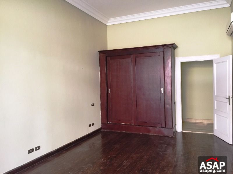 Ground Floor with Garden for Rent in West Golf Ground Floor with Garden for Rent in West Golf