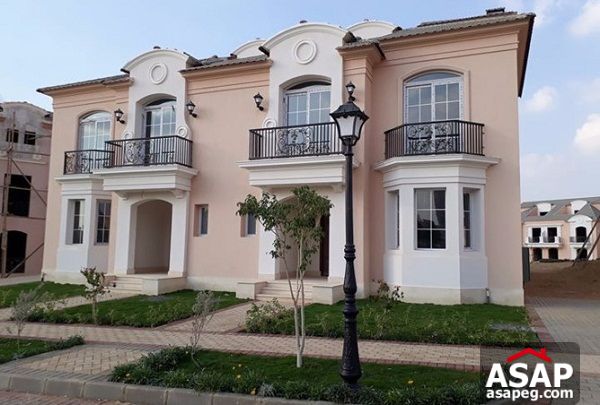townhouse at Layan new cairo with hot price