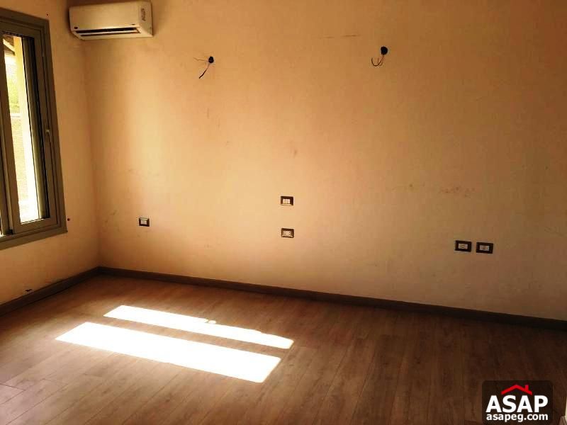 Apartment with Garden in Village Gate Apartment with Garden in Village Gate