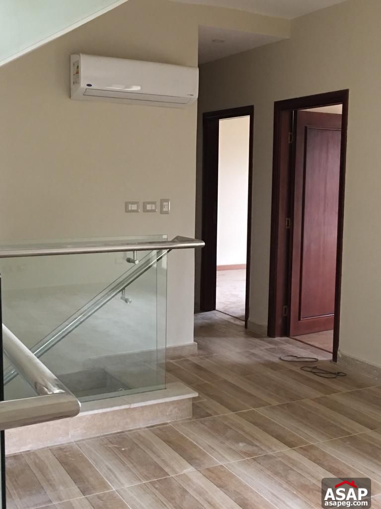 Triplex with Roof for Sale in Eastown