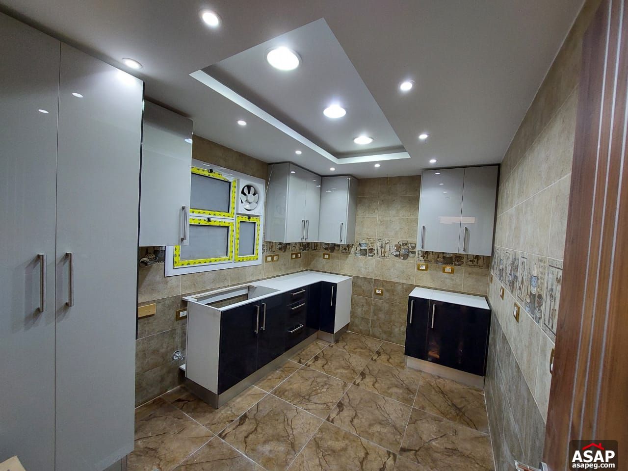 Apartment for Rent in Hyde Park Apartment for Rent in Hyde Park