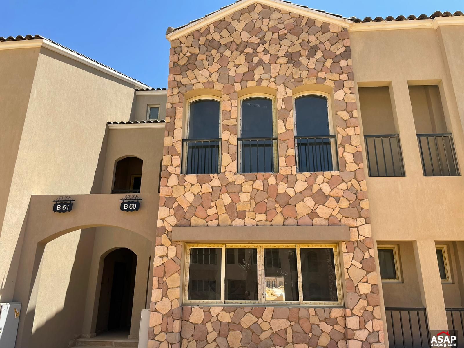 Town House for Sale in Future City Town House for Sale in Future City