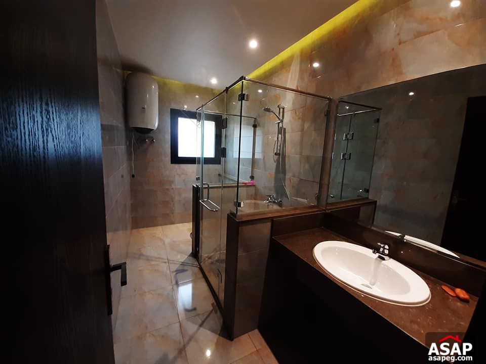 Town House with Garden for Rent in Westown - Sheikh Zayed