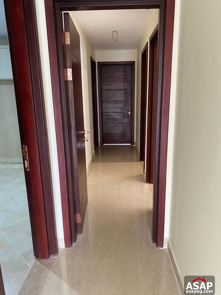 Apartment with Landscape View for Rent in Hyde Park Apartment with Landscape View for Rent in Hyde Park