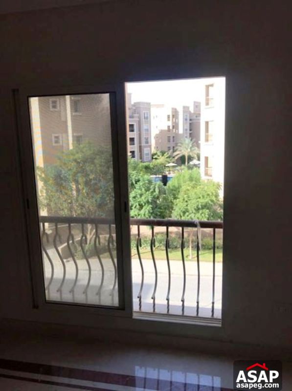 Apartment with Balcony for Rent in Katameya Plaza