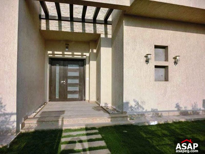 Villa with Garden for Rent in Allegria Villa with Garden for Rent in Allegria
