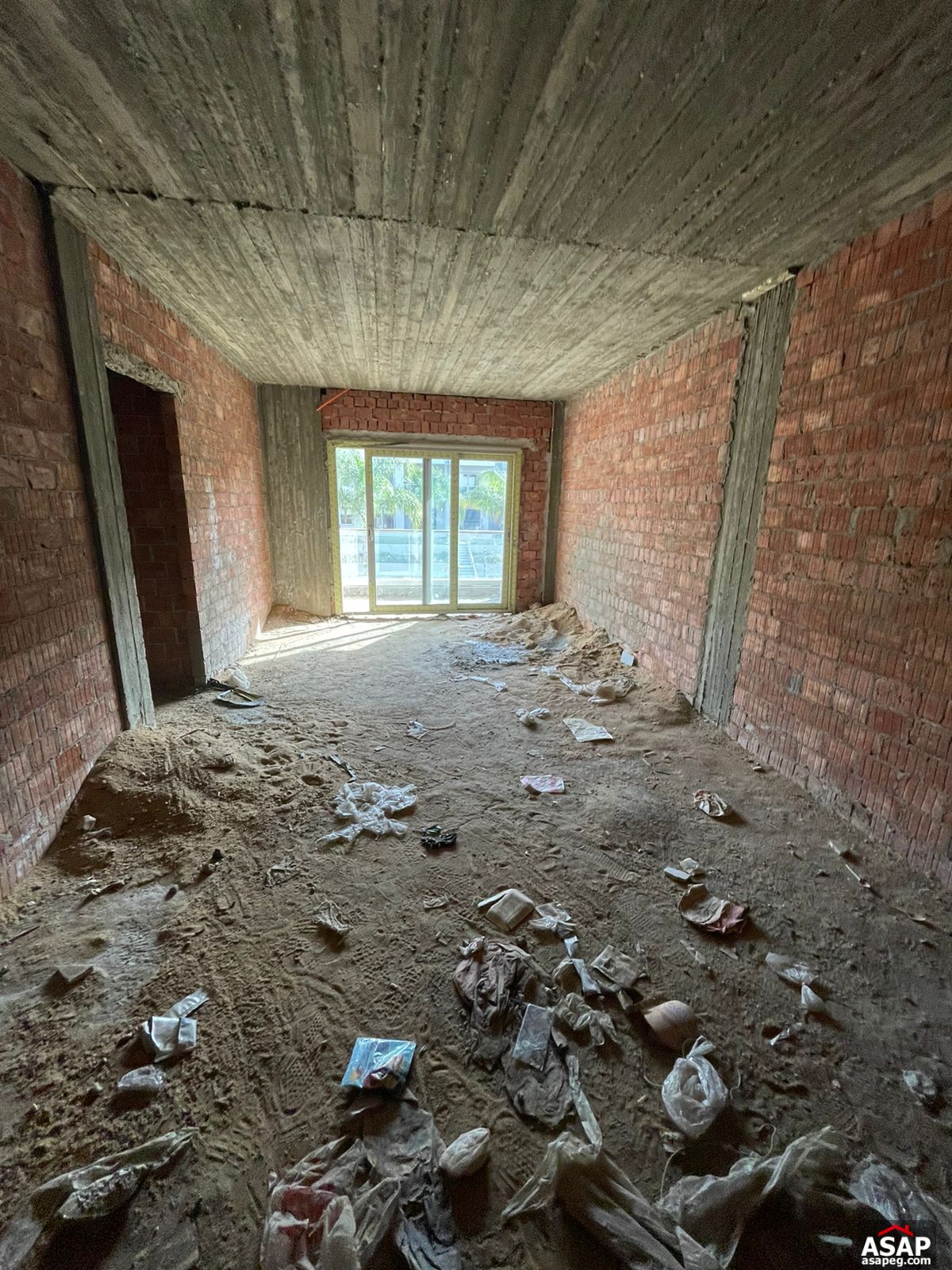 Apartment with Lake View for Sale in Galleria Moon Valley Apartment with Lake View for Sale in Galleria Moon Valley