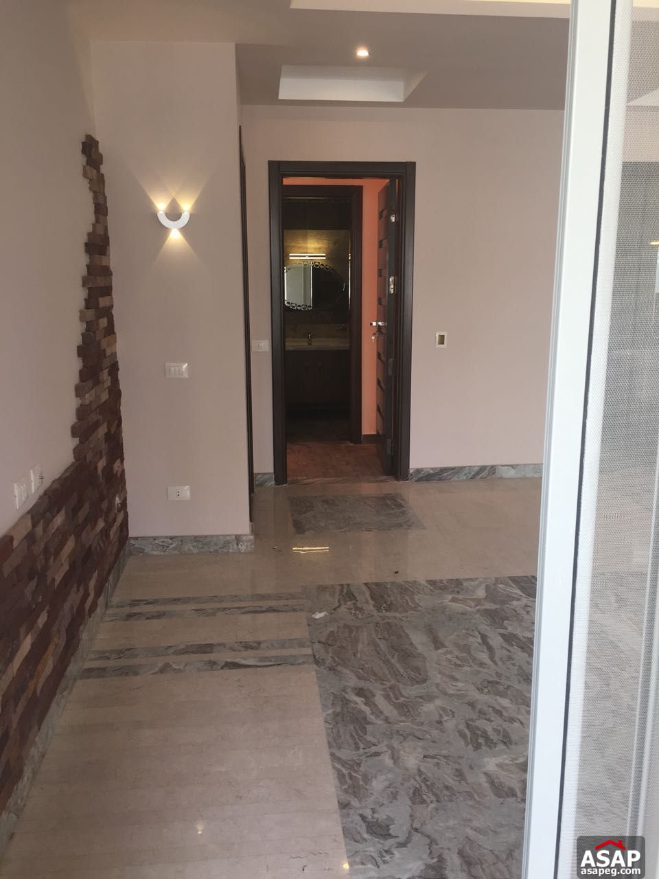 Apartment for Rent in Village Gate