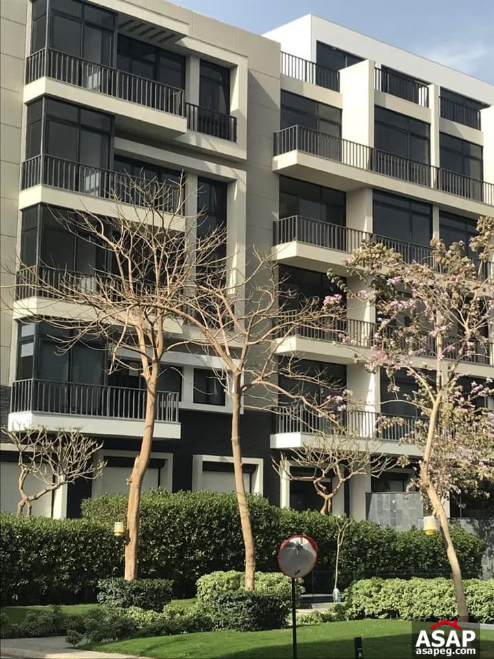 Apartment with Nice View in The WaterWay Compound