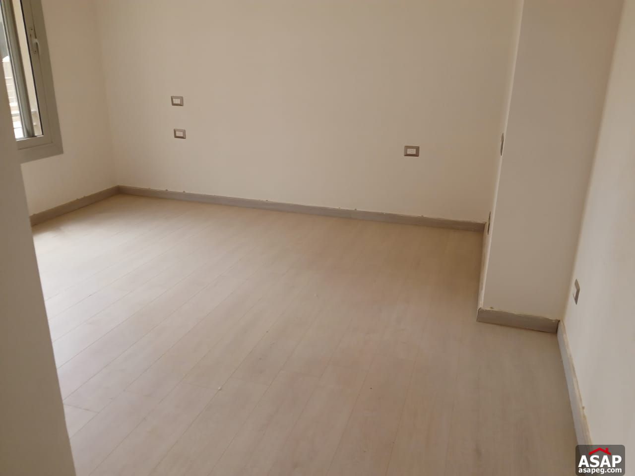 Ground Floor for Rent in Village Gate