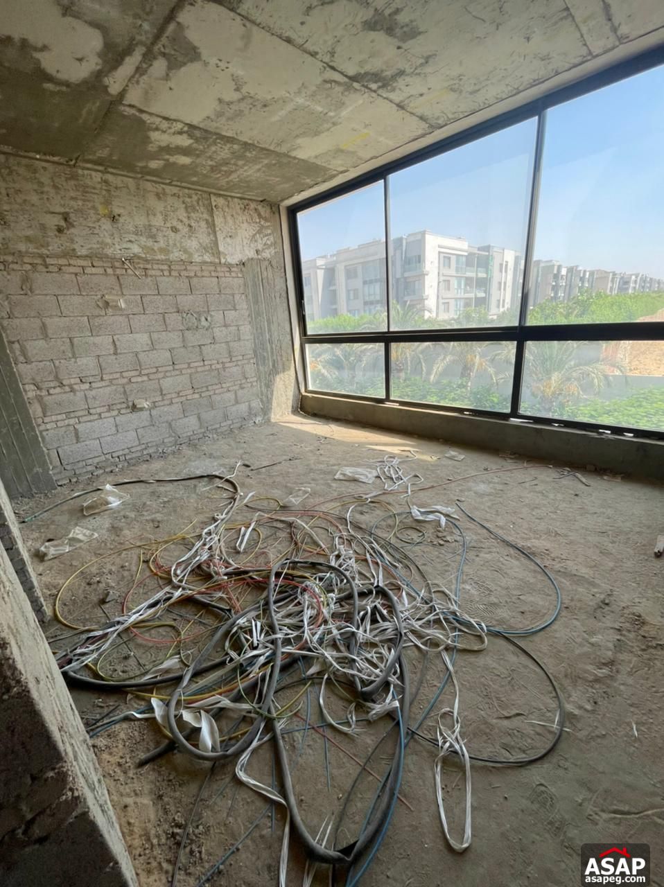 Penthouse with Pool for Sale in Lake View Residence