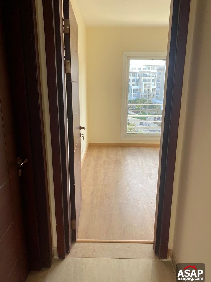 Apartment with Landscape View for Rent in Hyde Park Apartment with Landscape View for Rent in Hyde Park