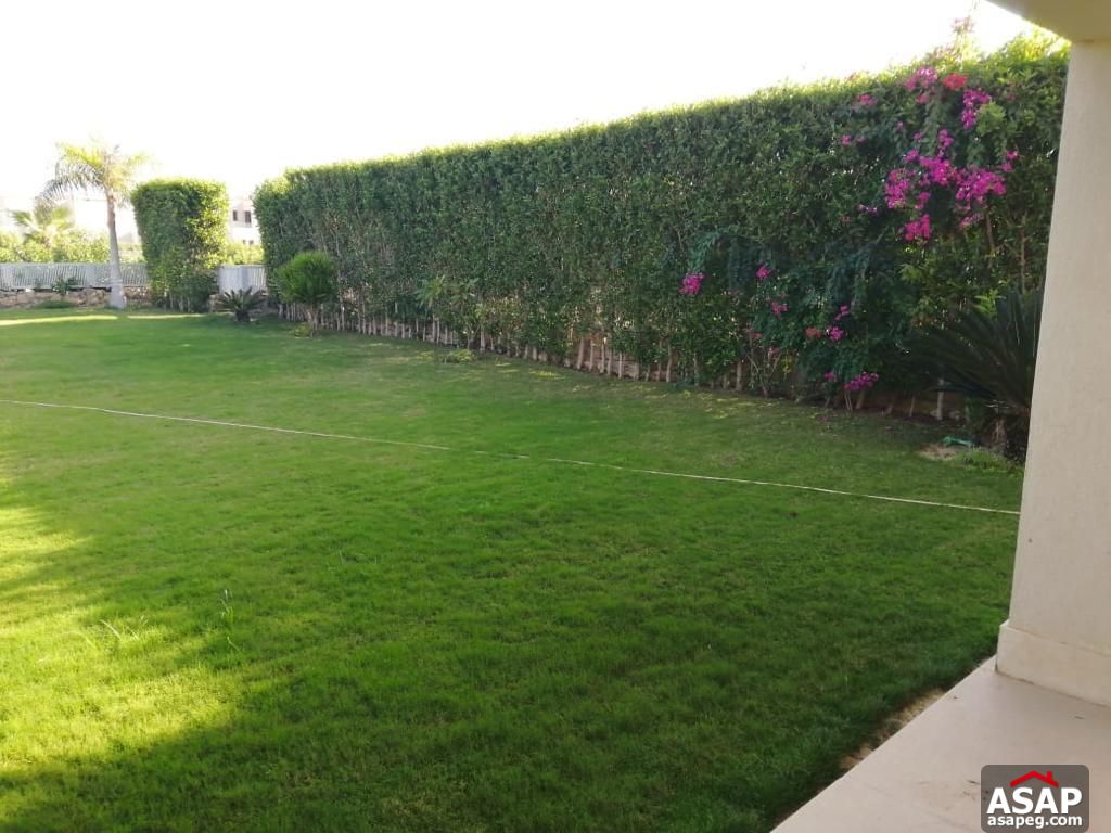 Finished Villa with Lake View for Sale in Hacienda Bay Finished Villa with Lake View for Sale in Hacienda Bay