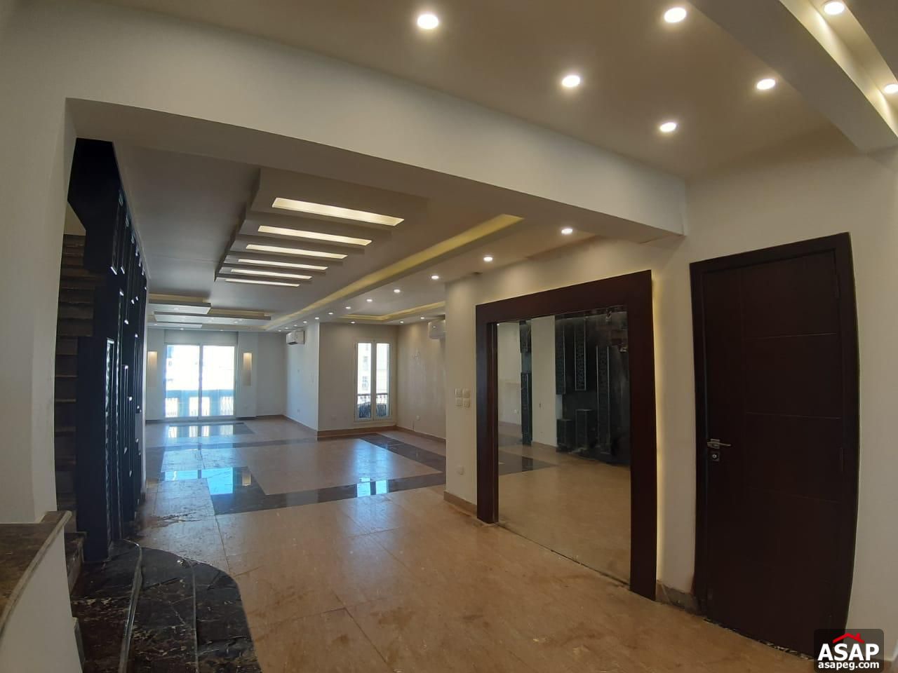 Villa for Rent in Hyde Park