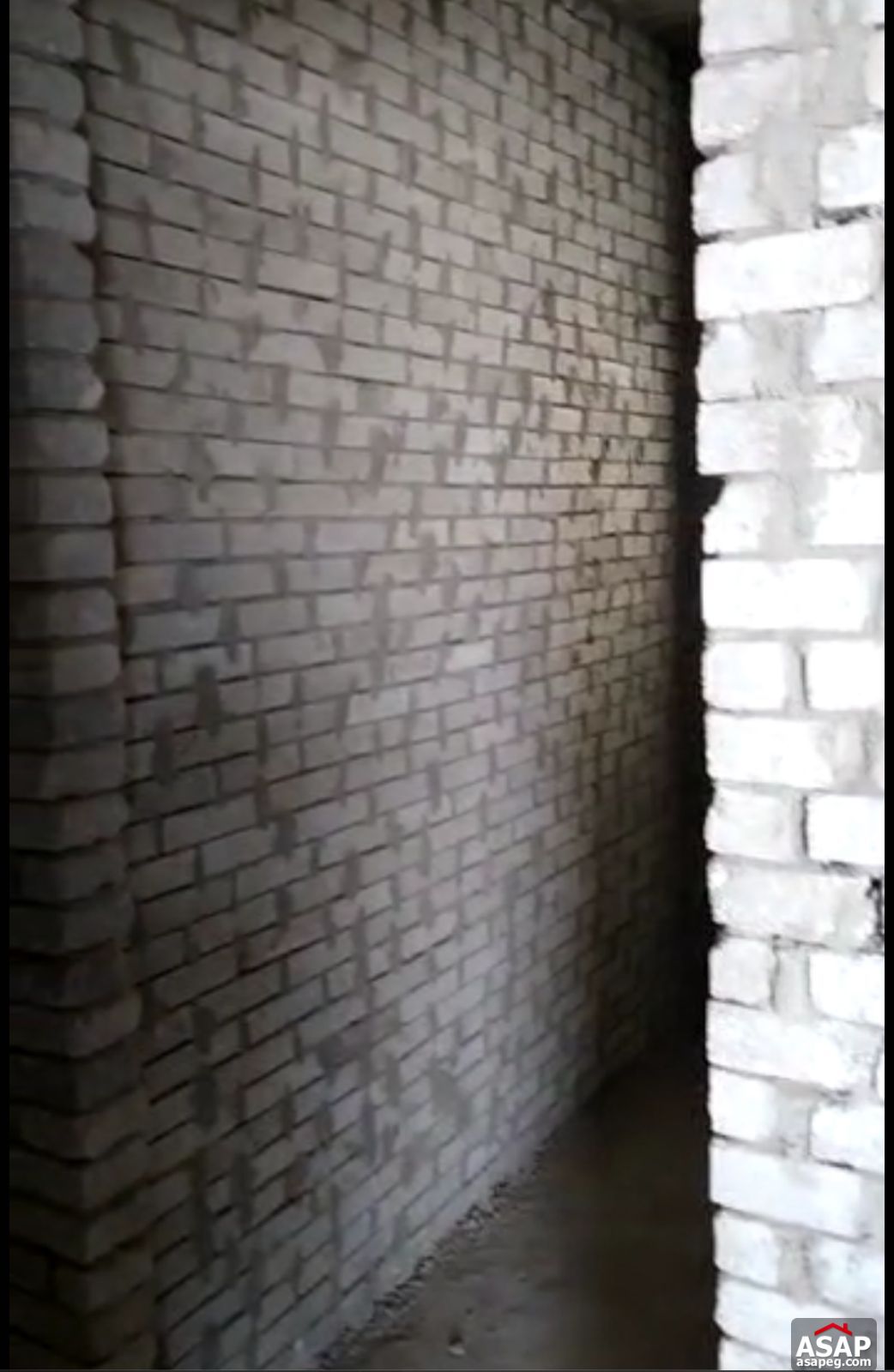 Apartment with Garden View for Sale in Hyde Park Apartment with Garden View for Sale in Hyde Park