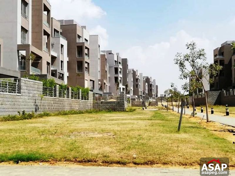 Apartment with Garden for Sale in Village Gardens Katameya Apartment with Garden for Sale in Village Gardens Katameya