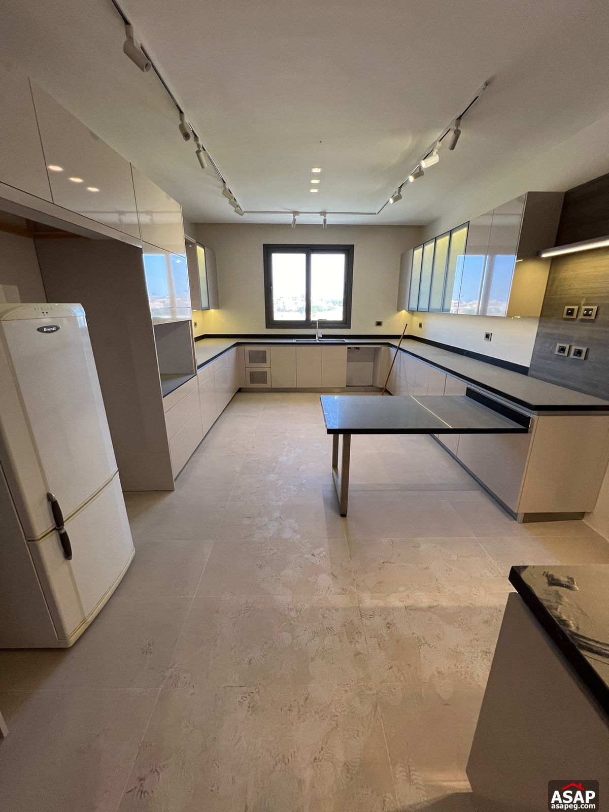 Semi Furnished Apartment for Rent in Silver Palm