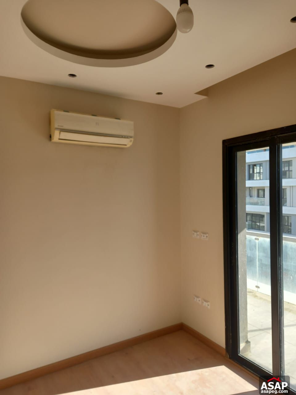 Fully-Finished Apartment in Villette Fully-Finished Apartment in Villette