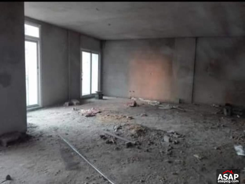 Duplex with Garden for Sale in Hyde Park