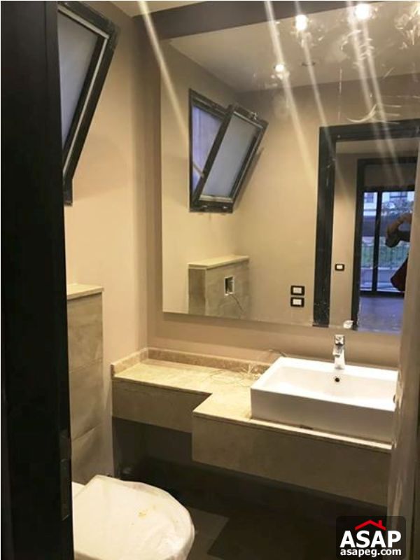 Twin House with Big Garden in Beverly Hills Twin House with Big Garden in Beverly Hills