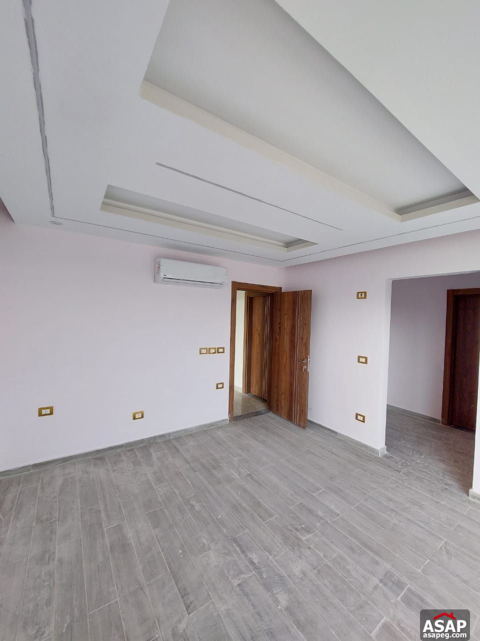 Apartment for Rent in Hyde Park Apartment for Rent in Hyde Park