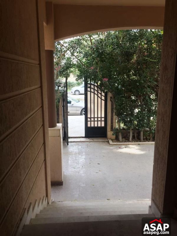 Villa with Big Terrace for Rent in Katameya Residence