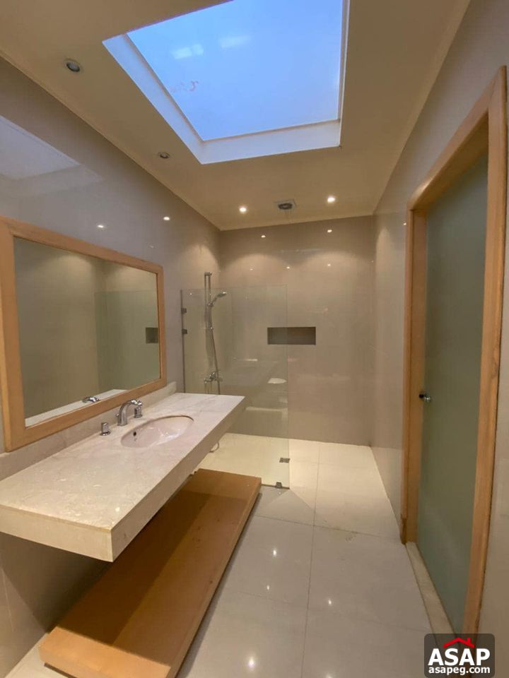 Stand Alone with Big Garden for Rent in Allegria