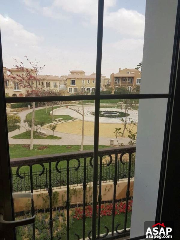 Villa with Private Garden in New Cairo for Rent