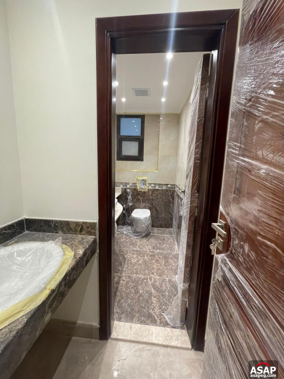 Duplex with Garden for Rent in Eastown Sodic