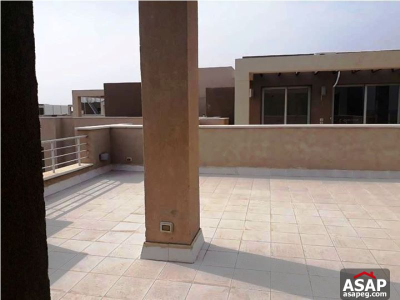 Penthouse with Parking for Rent in Village Gate