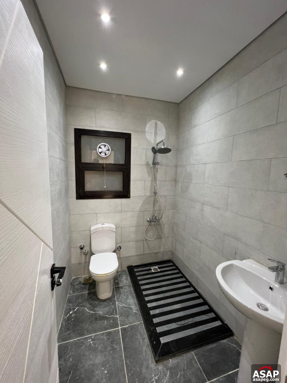 Ground Floor for Rent in Eastown