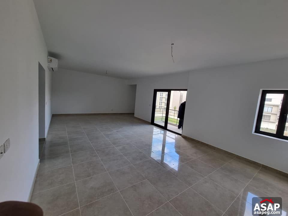 Nice Apartment with Landscape View for Rent in Fifth Square